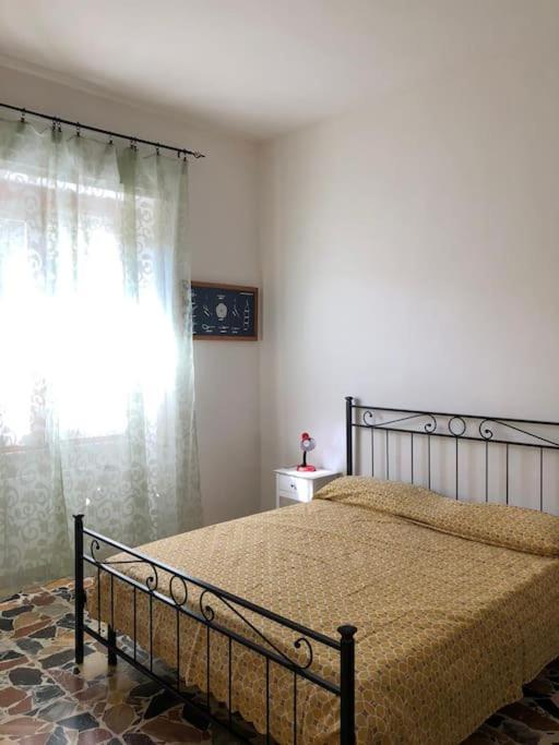 Casa Indipendente Zona Centrale La Maddalena  Extérieur photo