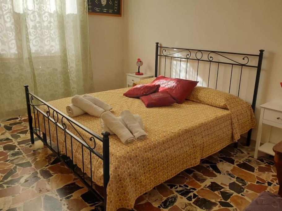 Casa Indipendente Zona Centrale La Maddalena  Extérieur photo