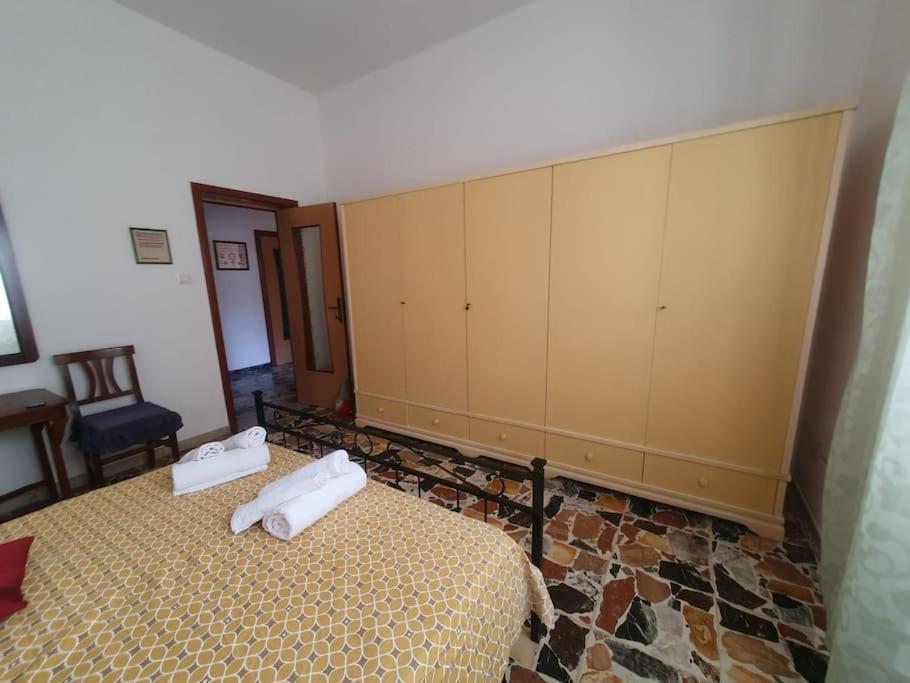 Casa Indipendente Zona Centrale La Maddalena  Extérieur photo